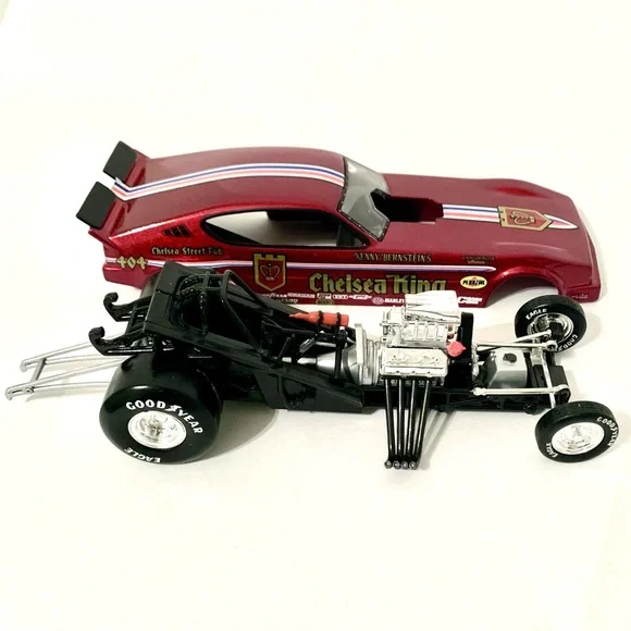 Kenny Bernstein NHRA 1:24 Scale Chelsea King #404 1979 Plymouth Arrow Funny Car - Picture 8 of 8